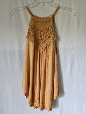 Hem & Thread. Medium tank top.